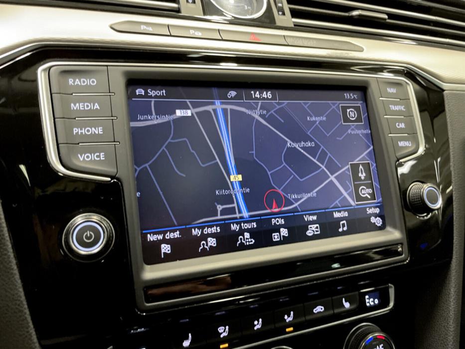 VOLKSWAGEN Passat 2016