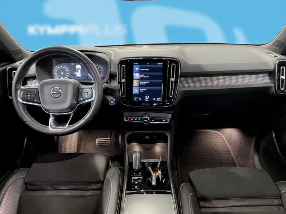 VOLVO XC40 2021