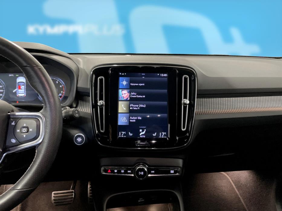 VOLVO XC40 2021
