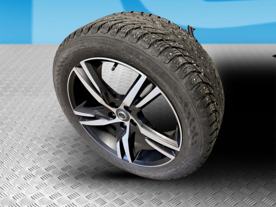 VOLVO XC40 2021