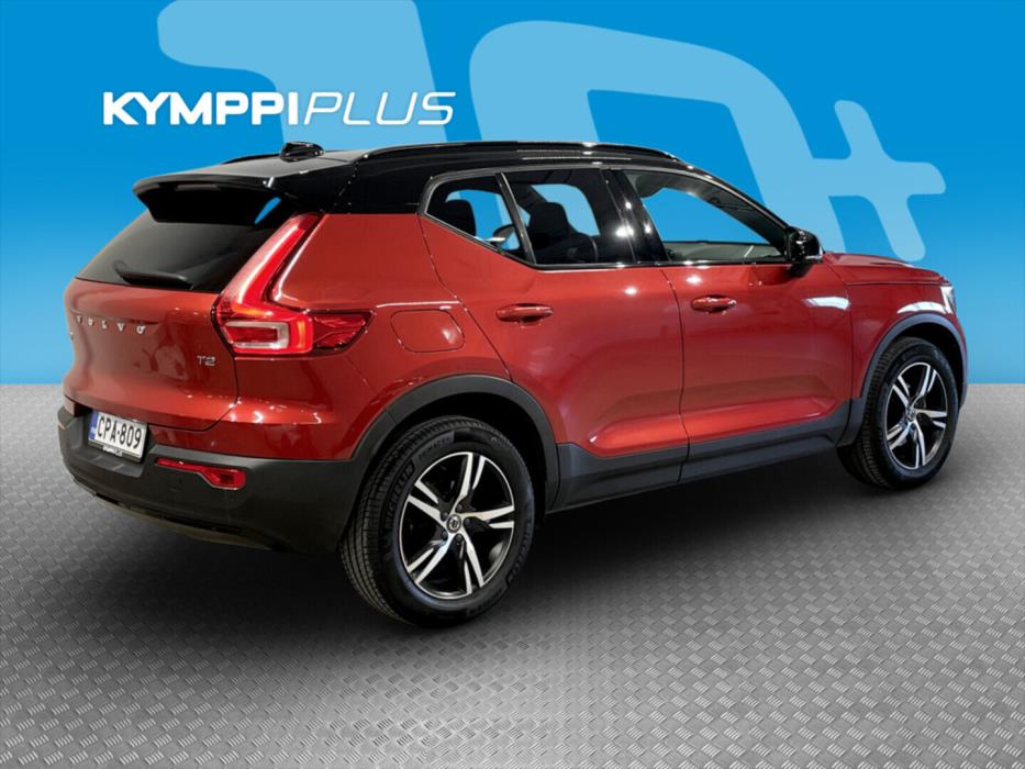 VOLVO XC40 2021