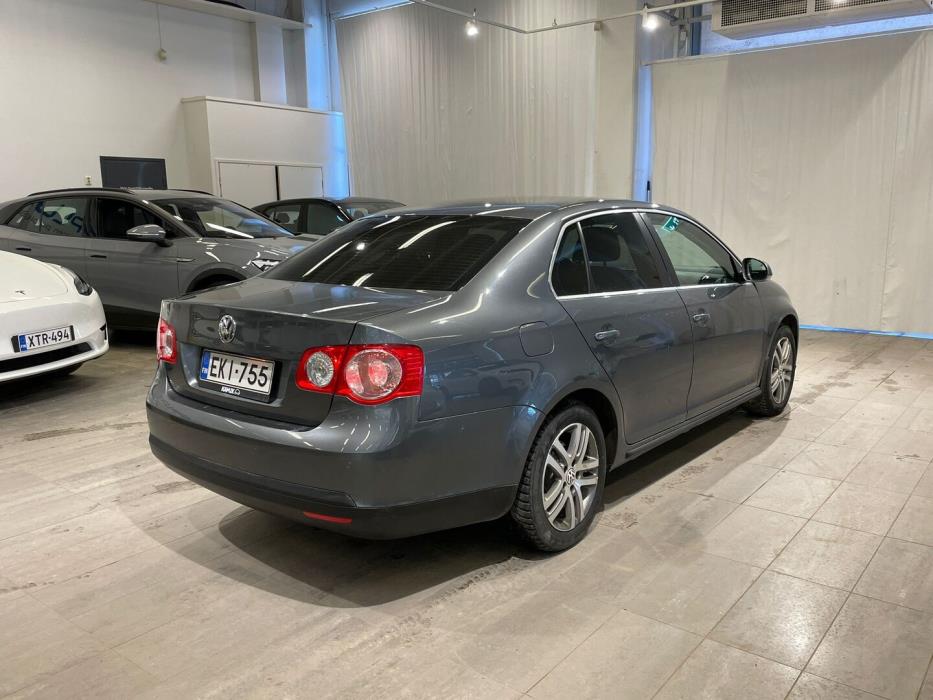 VOLKSWAGEN Jetta 2010