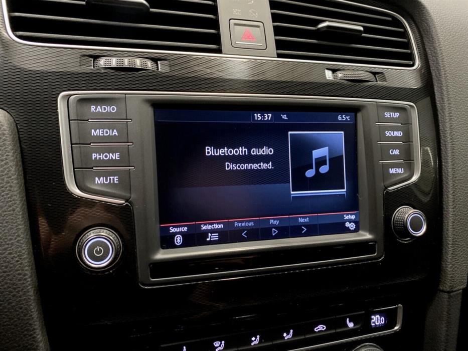 VOLKSWAGEN Golf 2015