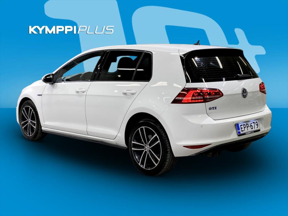 VOLKSWAGEN Golf 2015