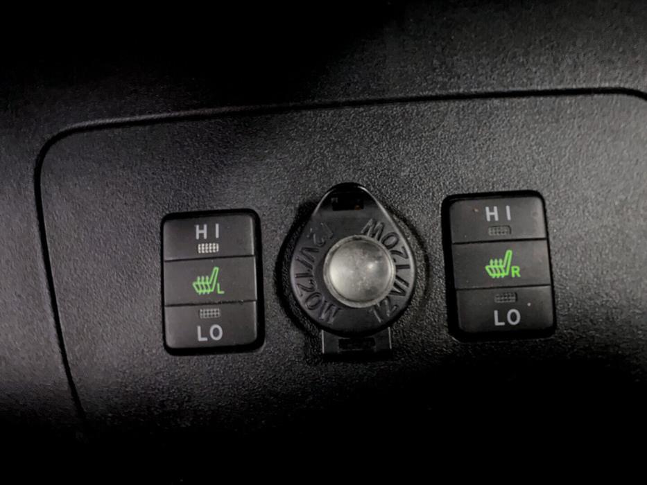 TOYOTA Prius PHEV 2015
