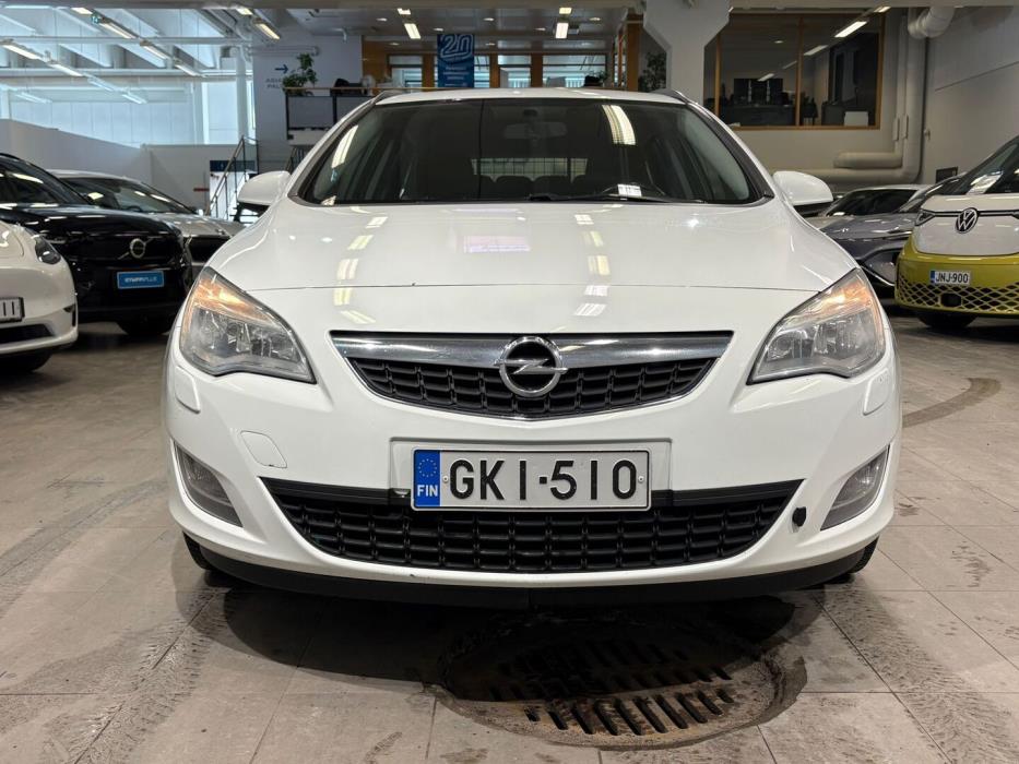 OPEL Astra 2012