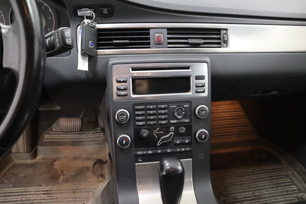 VOLVO V70 2008