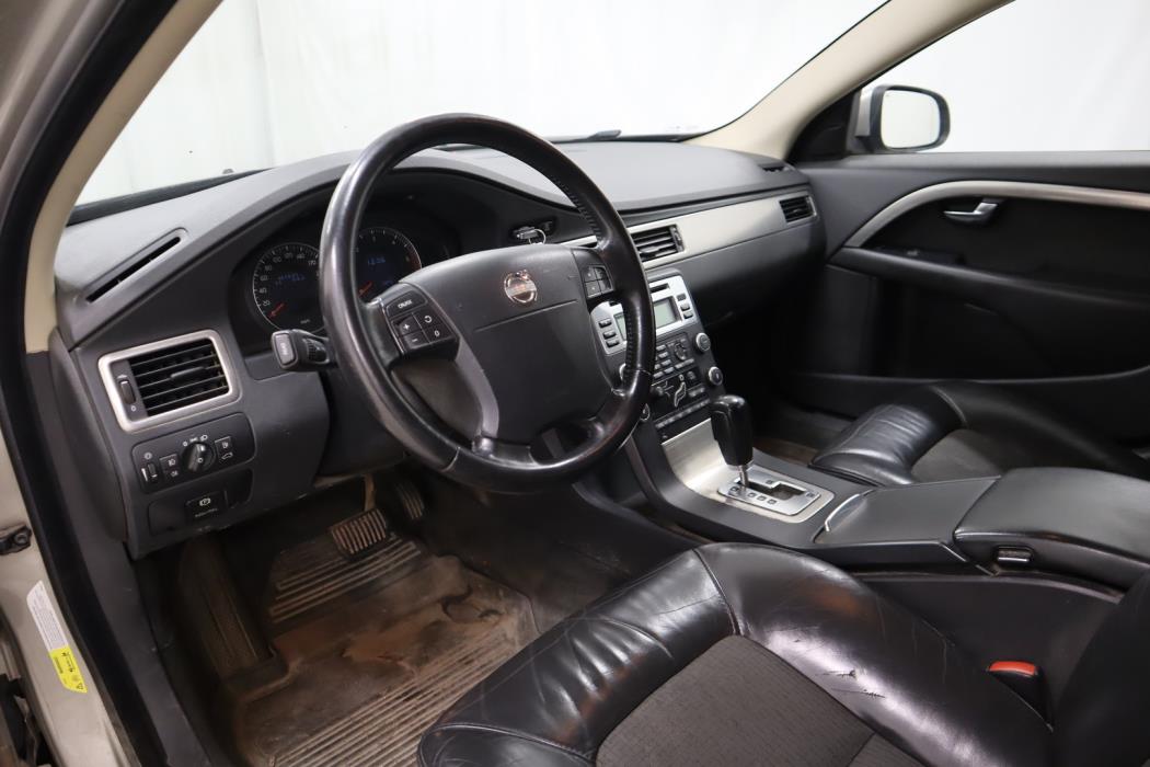 VOLVO V70 2008