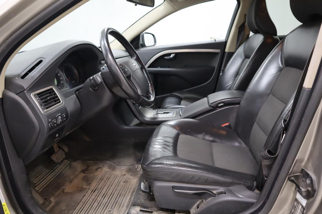 VOLVO V70 2008