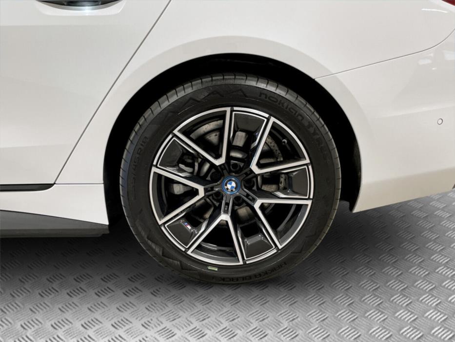 BMW i4 2023