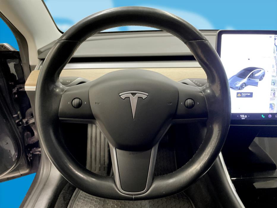 TESLA Model 3 2019
