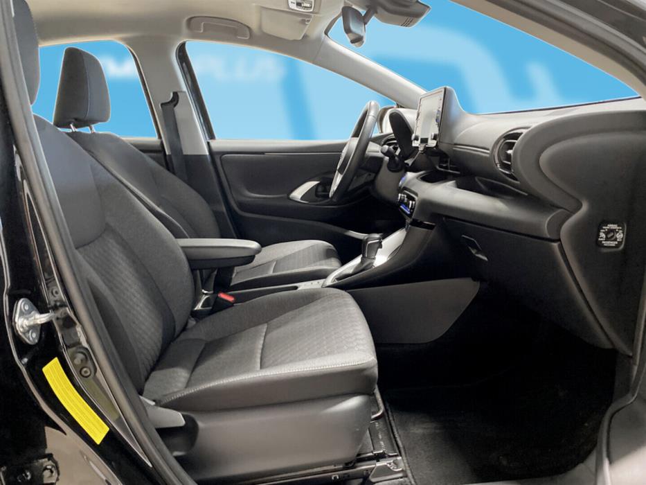 TOYOTA Yaris 2023