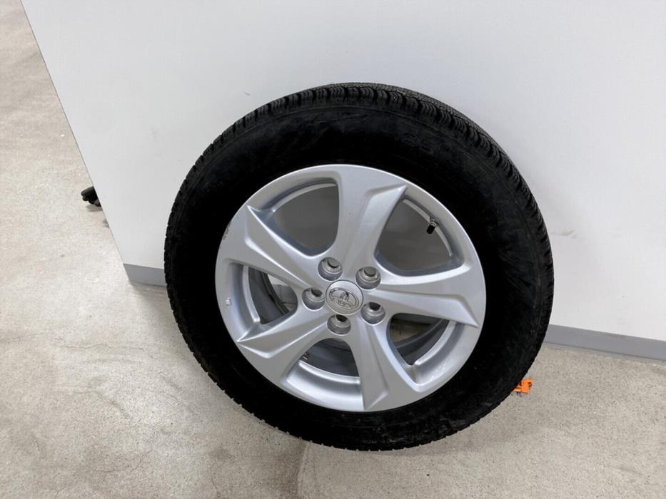 TOYOTA Yaris 2023