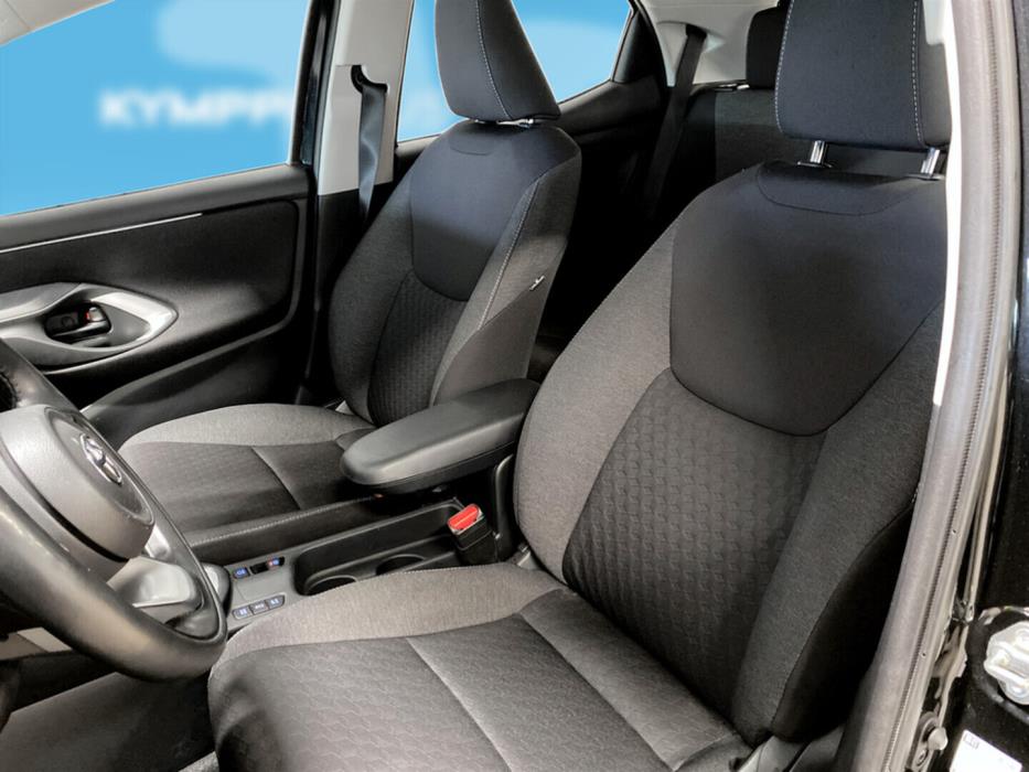 TOYOTA Yaris 2023
