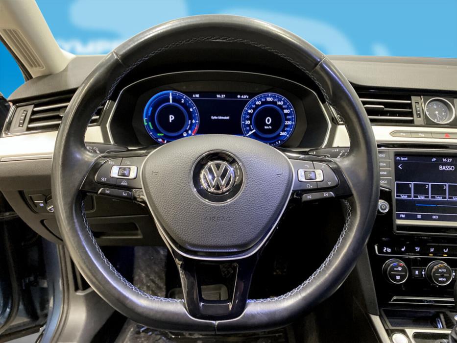 VOLKSWAGEN Passat 2017