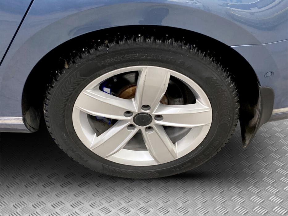 VOLKSWAGEN Passat 2017