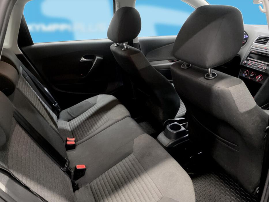 VOLKSWAGEN Polo 2012