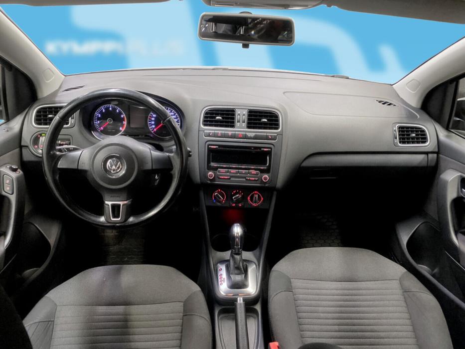 VOLKSWAGEN Polo 2012