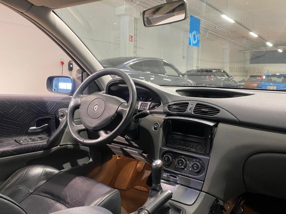RENAULT Laguna 2003