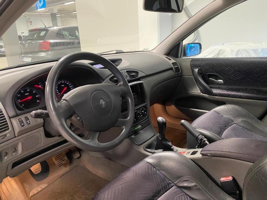 RENAULT Laguna 2003