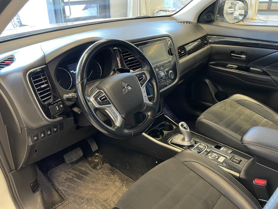MITSUBISHI Outlander PHEV 2018