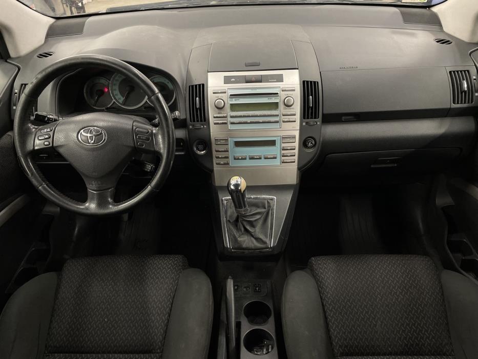 TOYOTA Corolla Verso 2007