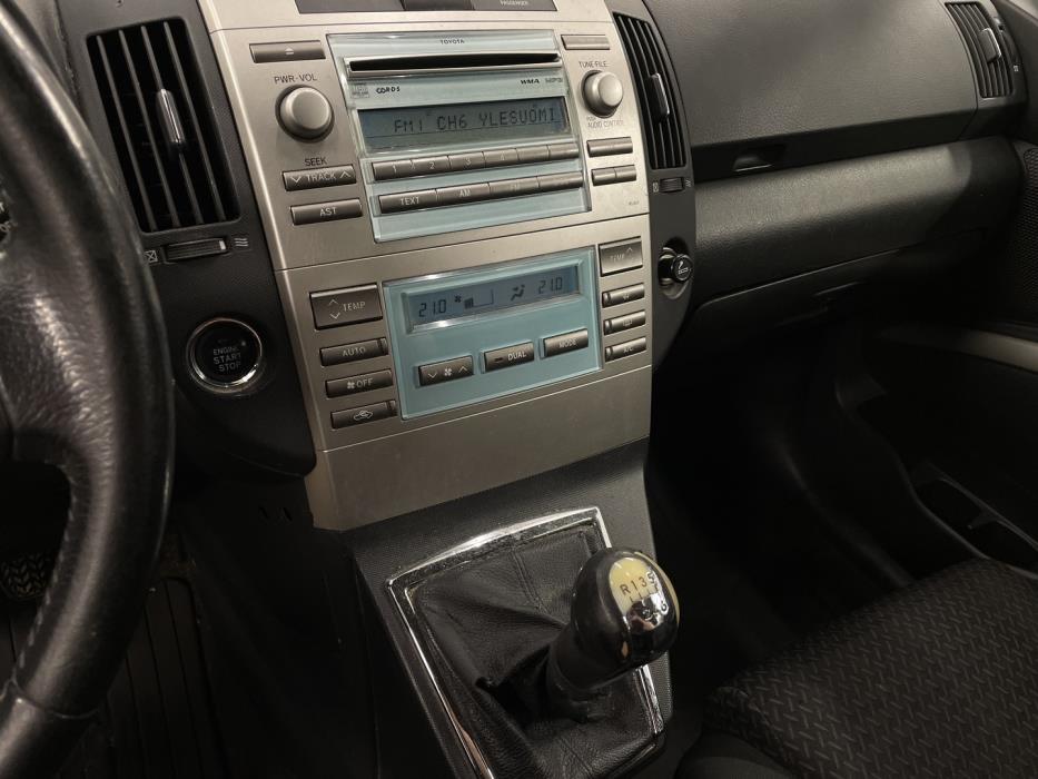 TOYOTA Corolla Verso 2007