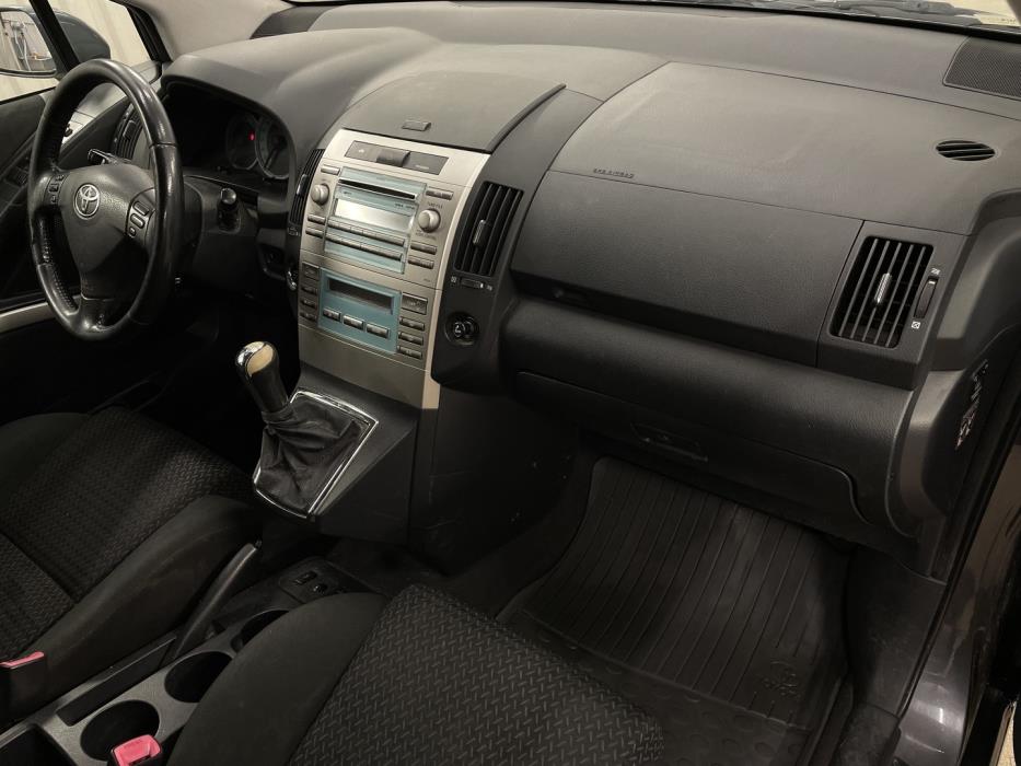 TOYOTA Corolla Verso 2007