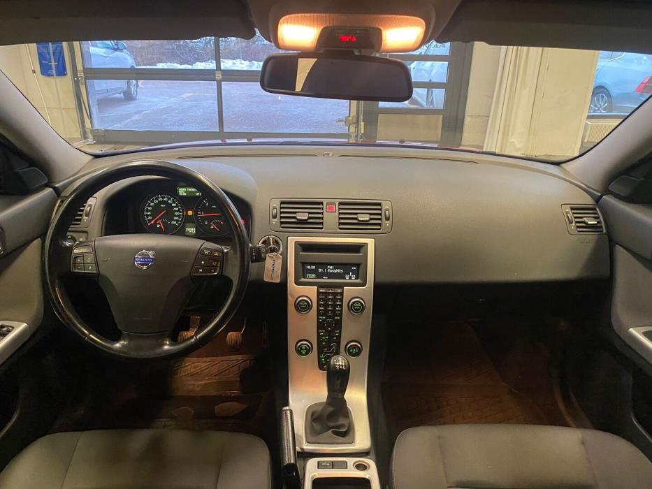 VOLVO V50 2011