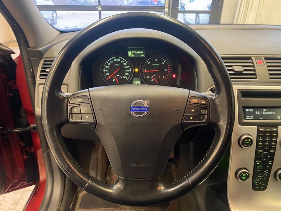 VOLVO V50 2011