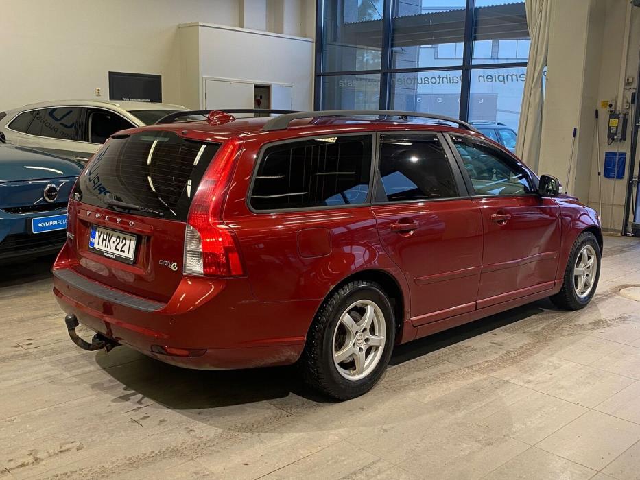 VOLVO V50 2011