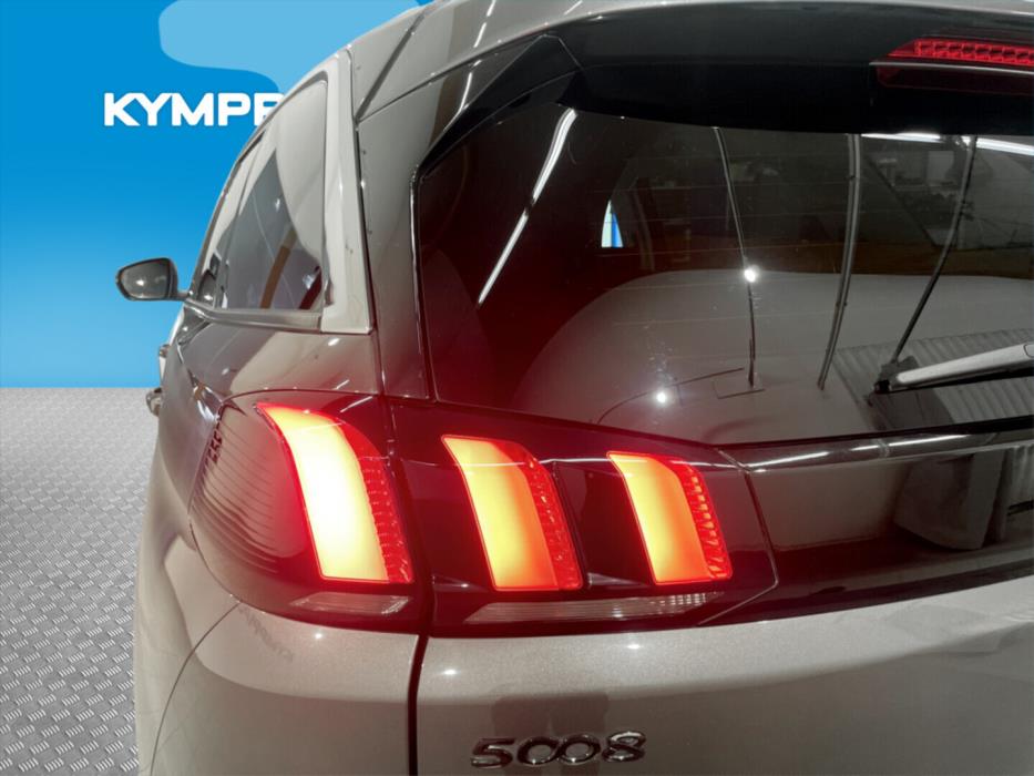 PEUGEOT 5008 2019