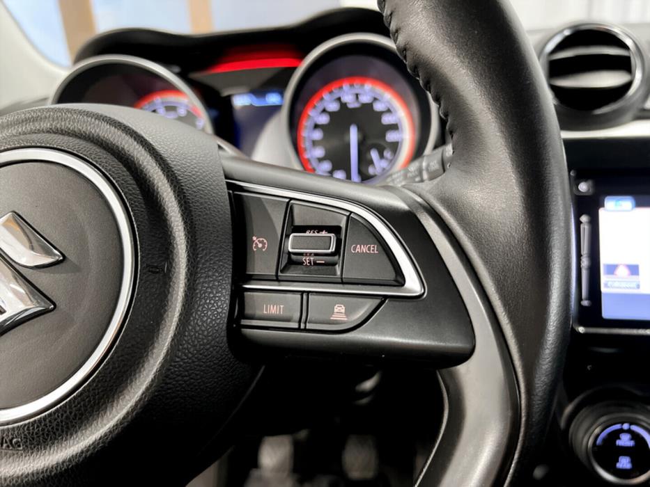SUZUKI Swift 2018