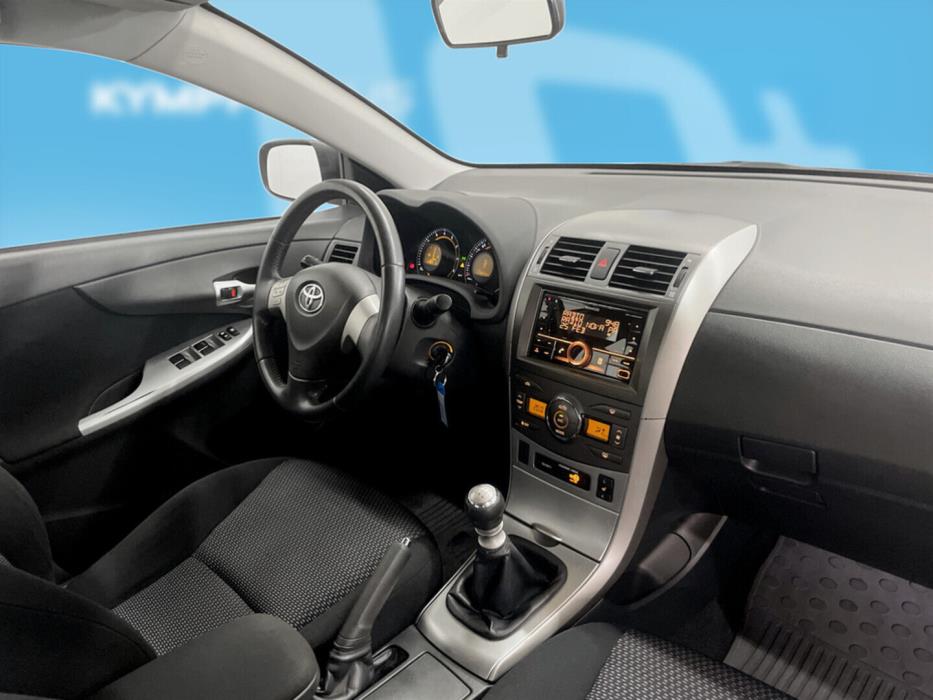 TOYOTA Corolla 2010