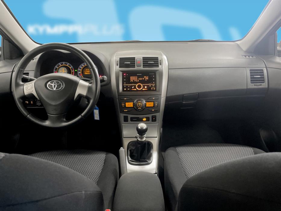 TOYOTA Corolla 2010