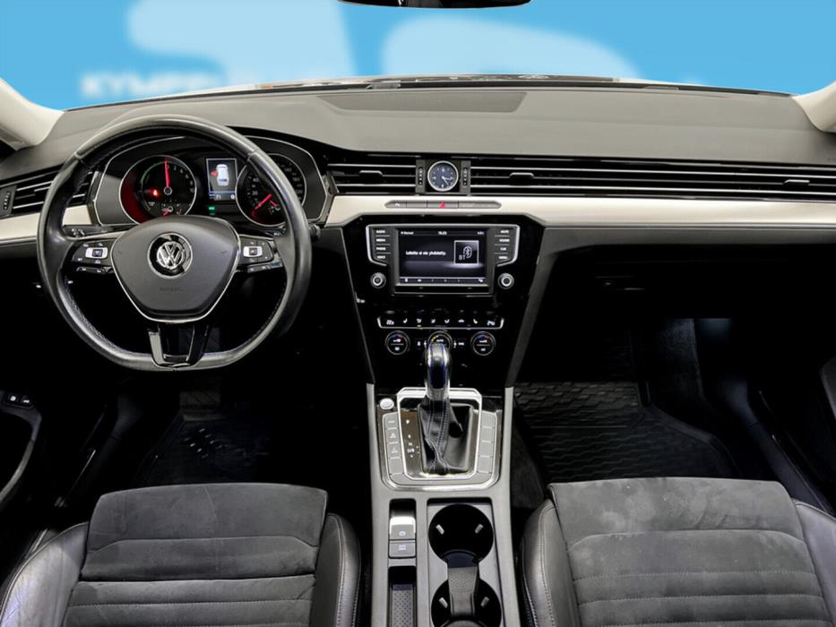 VOLKSWAGEN Passat 2017