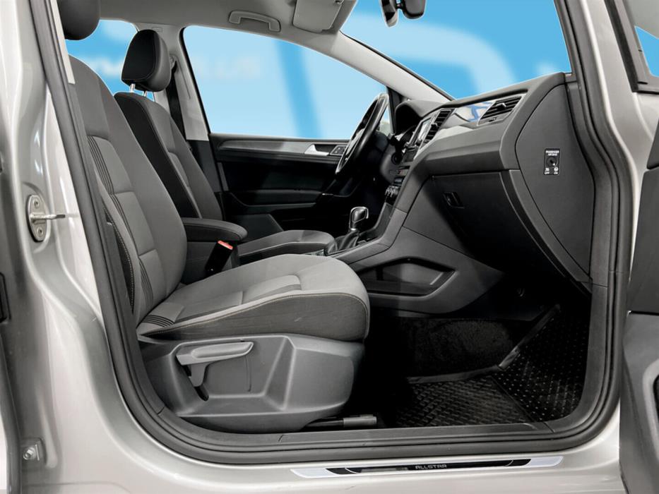 VOLKSWAGEN Golf Sportsvan 2016