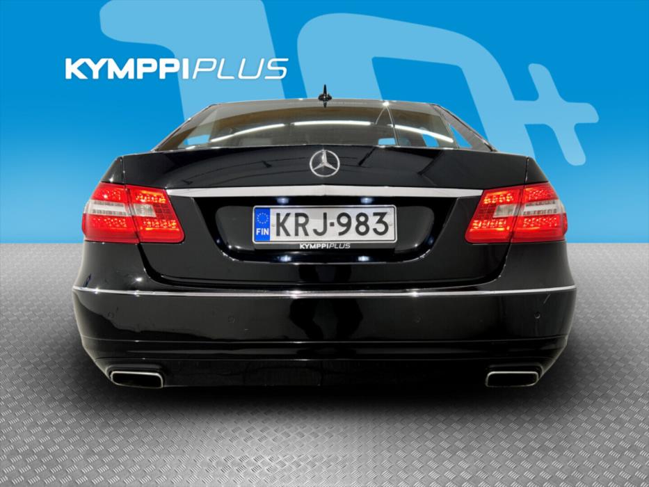 MERCEDES-BENZ E 2011