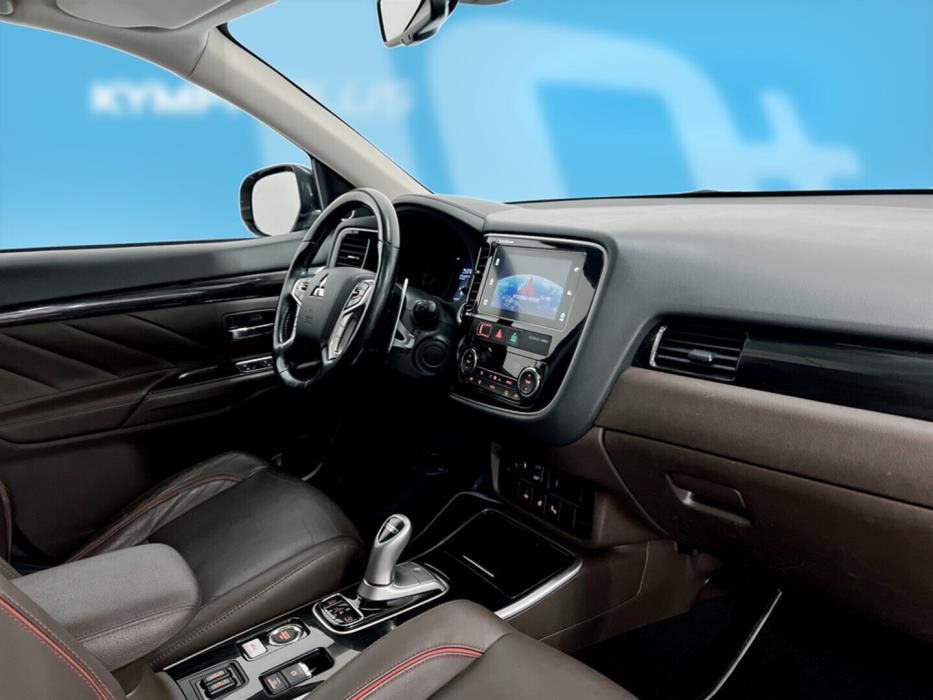 MITSUBISHI Outlander PHEV 2017