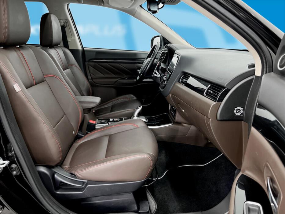 MITSUBISHI Outlander PHEV 2017