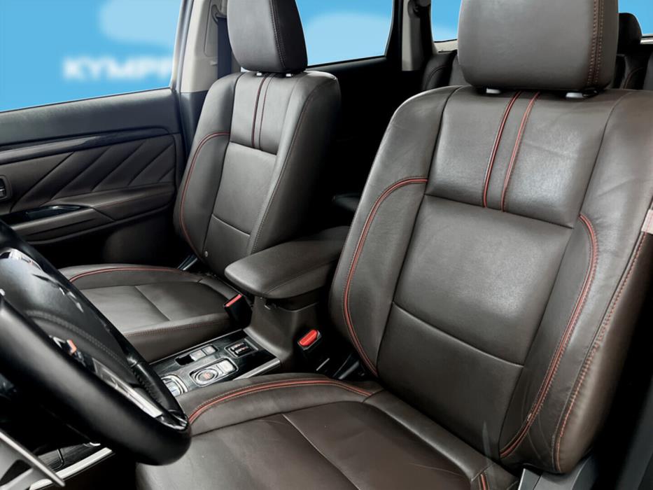 MITSUBISHI Outlander PHEV 2017