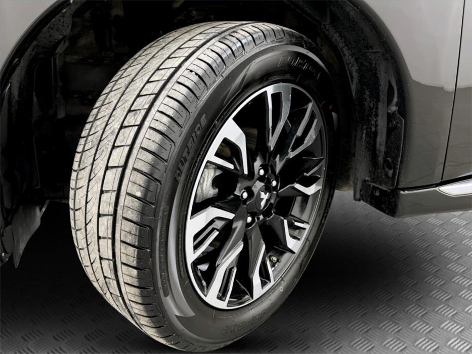 MITSUBISHI Outlander PHEV 2017