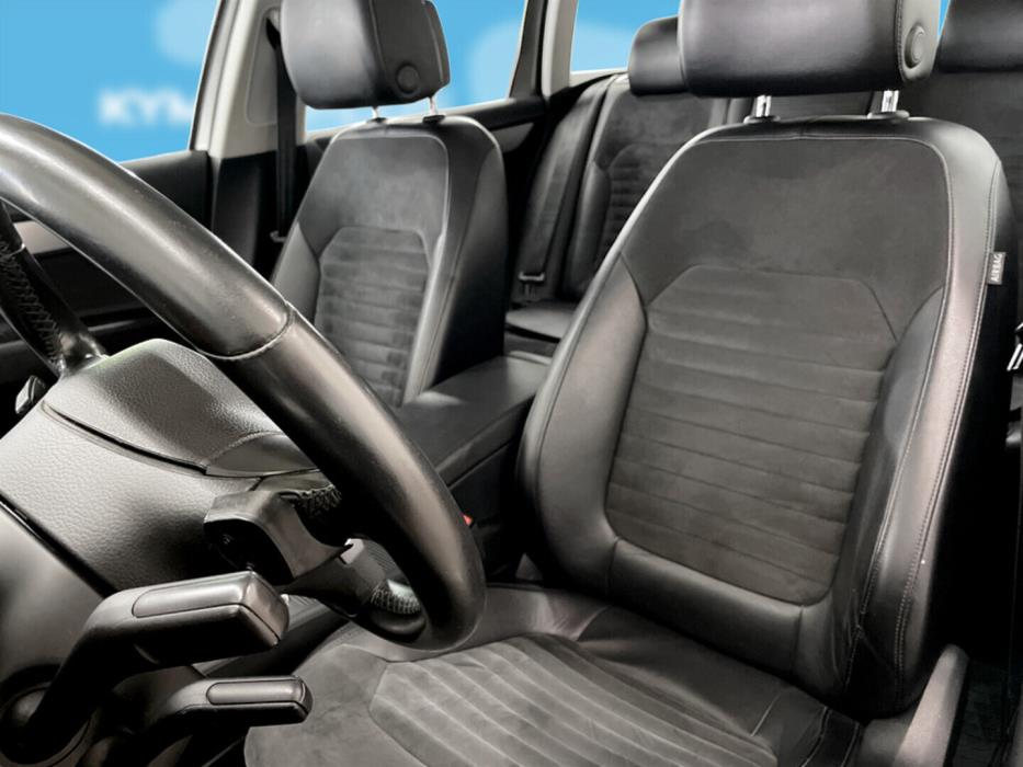 VOLKSWAGEN Passat 2012