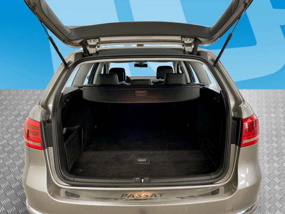 VOLKSWAGEN Passat 2012