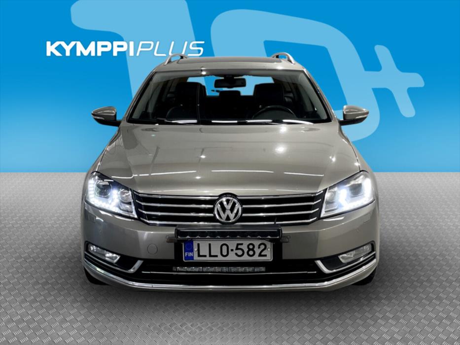 VOLKSWAGEN Passat 2012