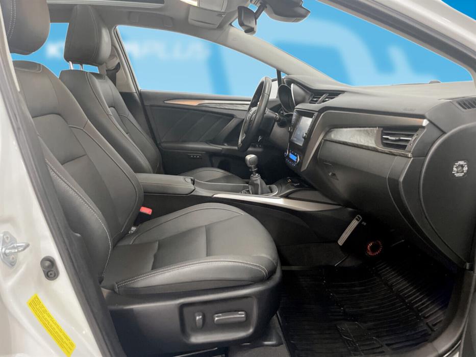 TOYOTA Avensis 2015