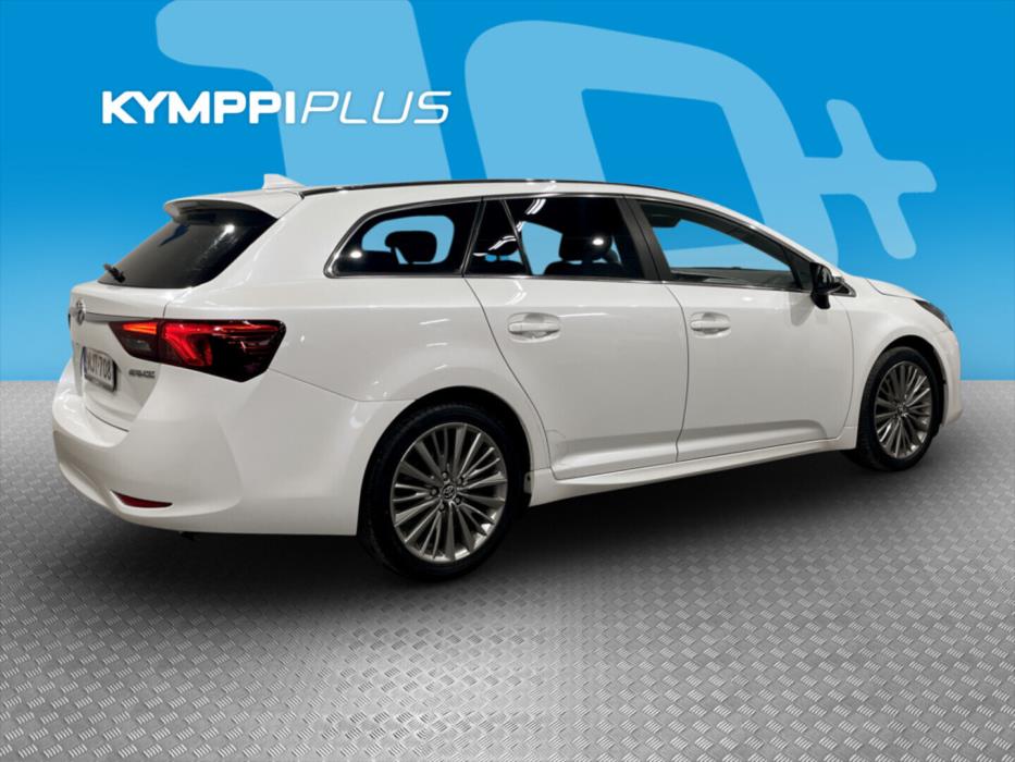TOYOTA Avensis 2015