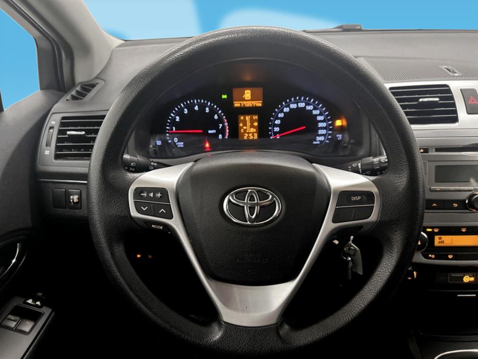 TOYOTA Avensis 2014
