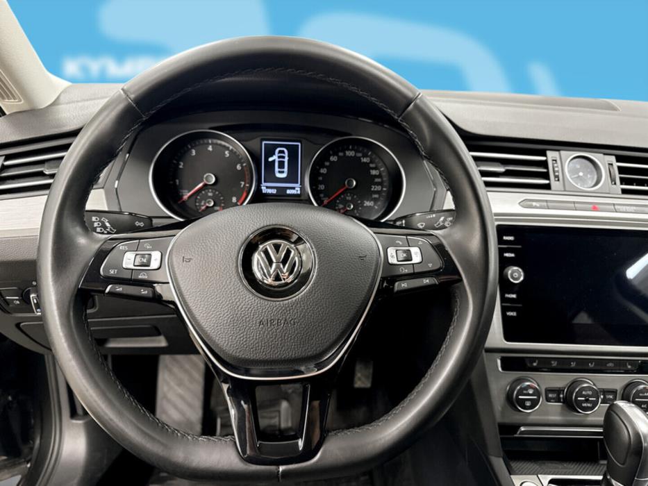 VOLKSWAGEN Passat 2018