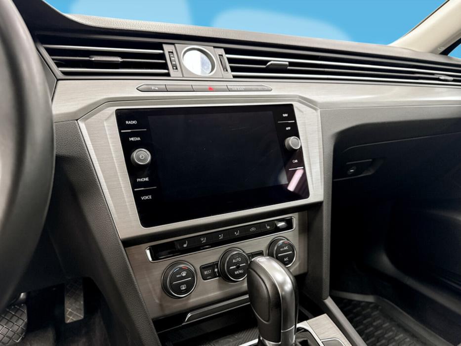 VOLKSWAGEN Passat 2018